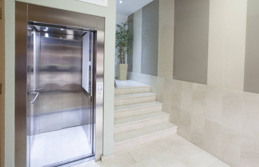 Empresa con oferta de mantenimiento de ascensor en Valencia