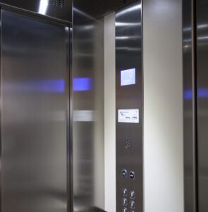 Trabajos de mantenimiento de ascensores Valencia profesionales